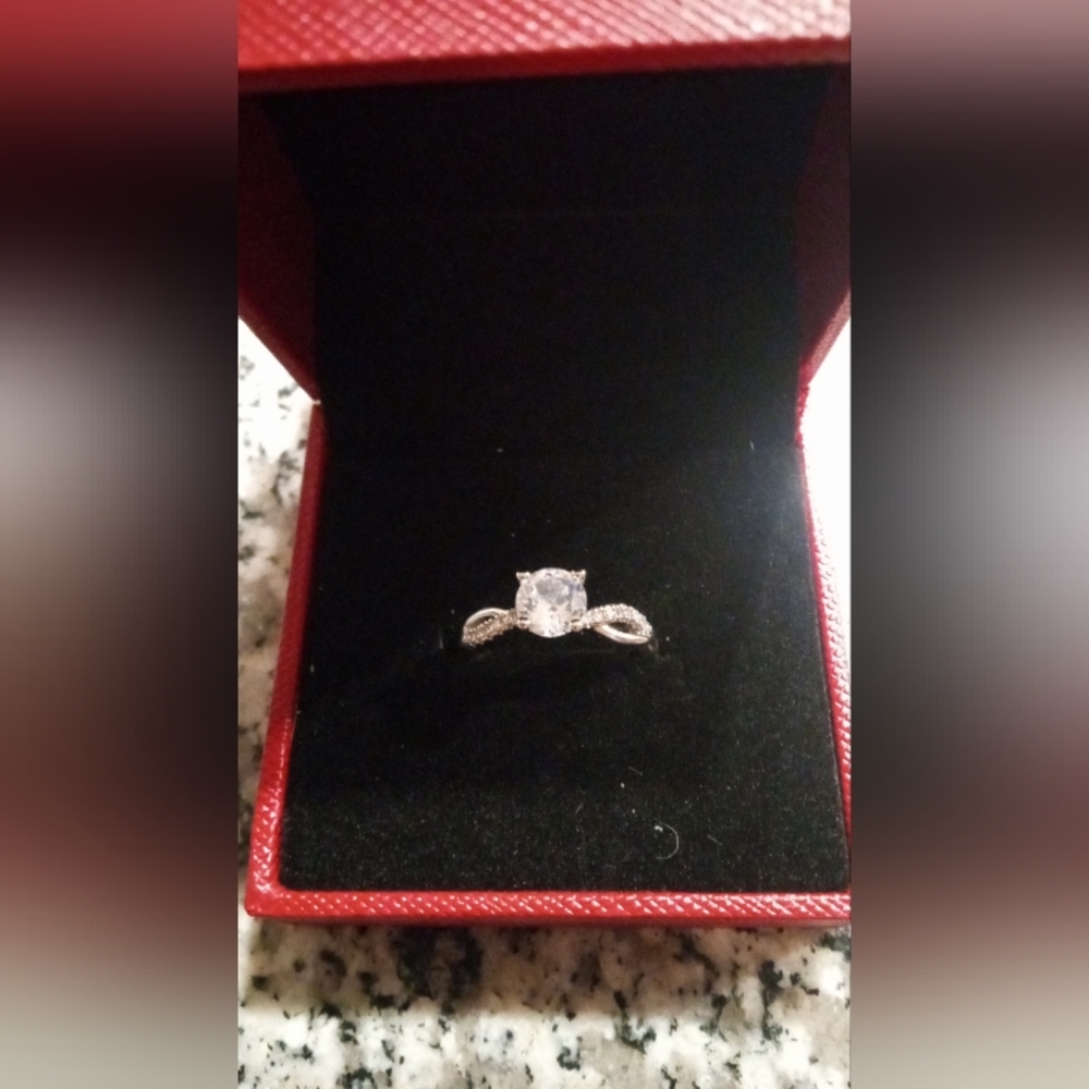 Elegant Silver Diamond Women's Ring